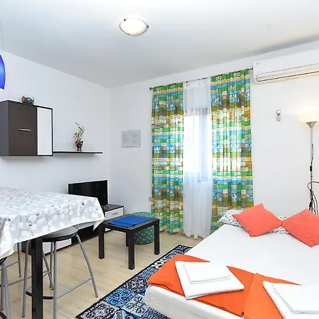 Apartment Puzar 295 Stinjan Exterior photo