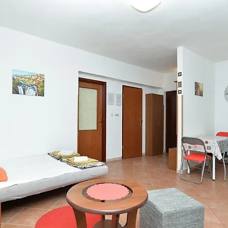 Apartment Puzar 295 Stinjan Exterior photo