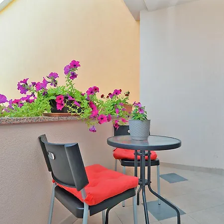 Apartment Puzar 295 Stinjan Exterior photo